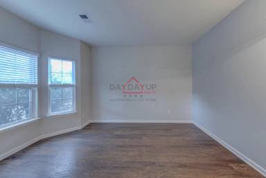 Main picture of 1025 Pebble Creek Trl