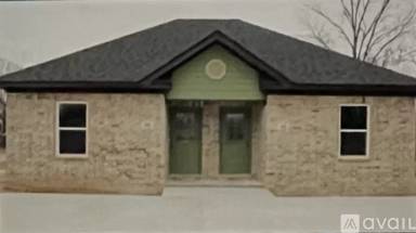 Main picture of 303 E Palm St