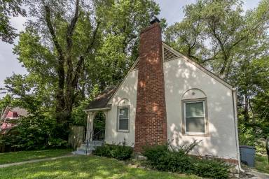 Main picture of 5834 Virginia Ave