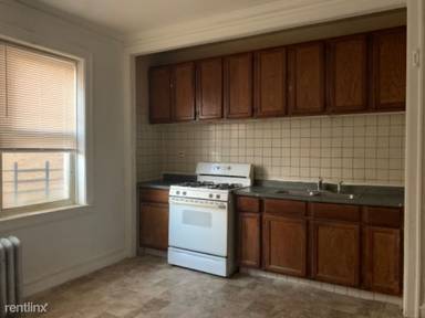 Main picture of 2222 W Devon Ave