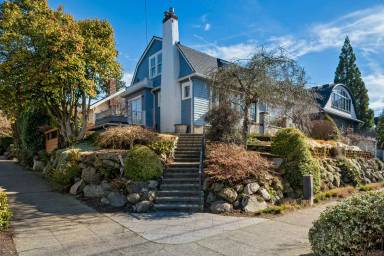 Main picture of 5416 Wallingford Ave N
