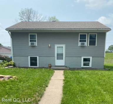 Main picture of 320 8th St E
