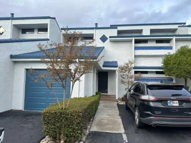 Main picture of 5835 Yawl St