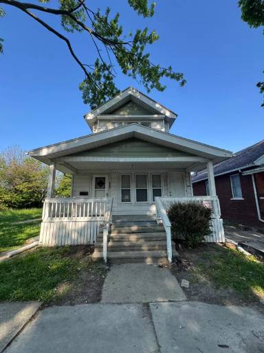 Main picture of 3241 Warsaw St