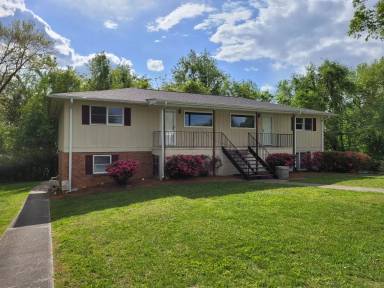 Main picture of 161 Pentecostal Holiness Church Rd