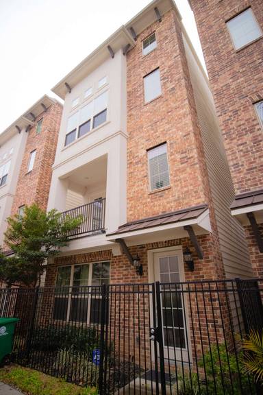 Main picture of 3406 La Branch St