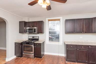 Main picture of 2641 W Hirsch St