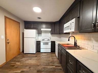 Main picture of 445 N Madison Ave