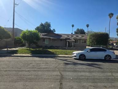 Main picture of 11194 Magnolia Ave