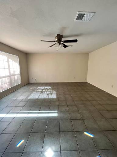 Main picture of 1406 N Avenue S