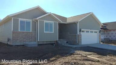 Main picture of 684 S 280 E