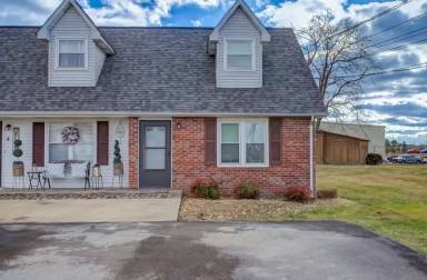 Main picture of 163 Lois Dr