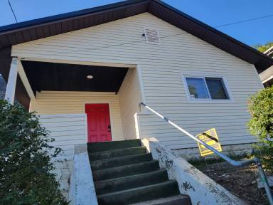 Main picture of 1003 Hendrix Ave