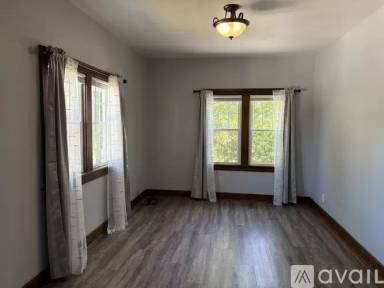 Main picture of 518 S 8th St