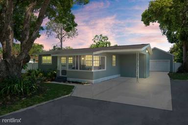 Main picture of 826 Carlson Dr