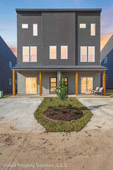 Main picture of 106 Elm Dr