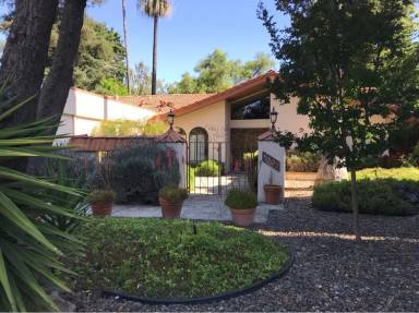 Main picture of 4407 La Canada Way