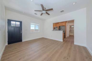 Main picture of 150 Orangewood Ln