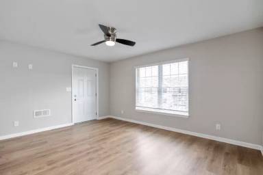 Main picture of 7311 Tiger Way