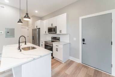 Main picture of 1750 N 22nd St