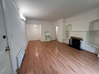 Main picture of 2130 Leavenworth St