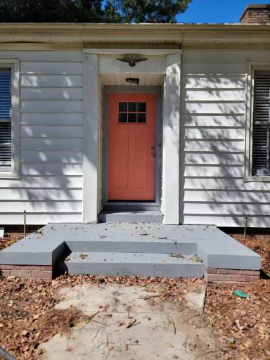 Main picture of 103 S 15th Ave