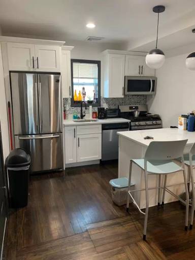 Main picture of 40 Grove St