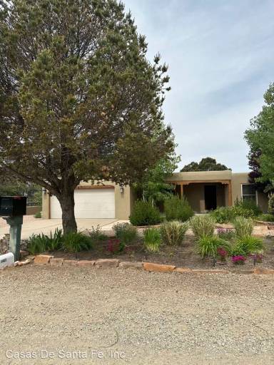 Main picture of 1462 Encina Rd