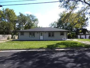 Main picture of 1906 Gordon St