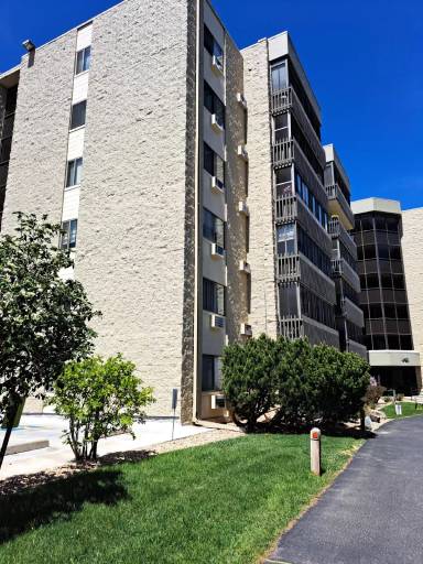 Main picture of 14001 E Marina Dr