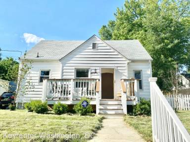 Main picture of 4810 Delaware St