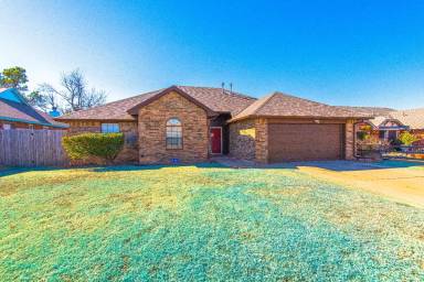 Main picture of 8425 Timberwood Ln