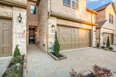 Main picture of 6404 Burbank Way