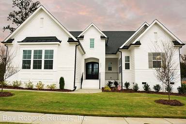 Main picture of 2421 Stonington Dr