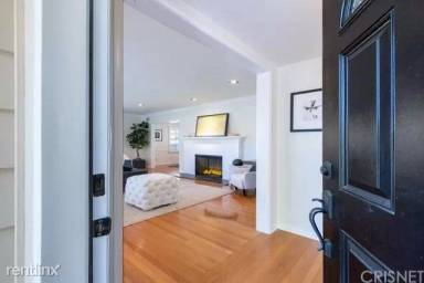 Main picture of 4026 Goodland Ave