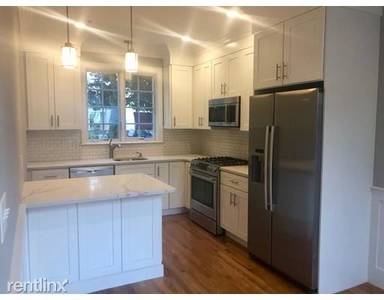 Main picture of 20 Plainfield St