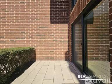 Main picture of 944 W Grace St Apartments