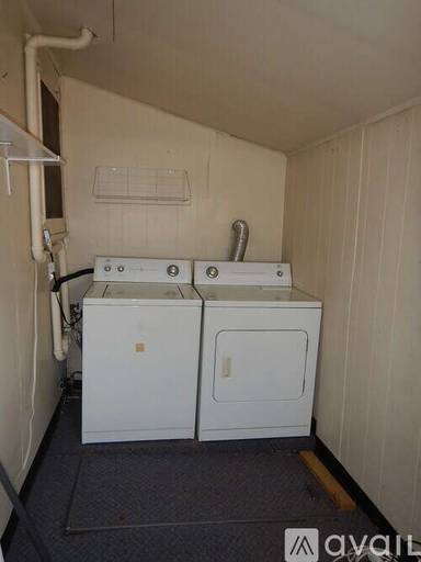 Main picture of 413 E B St