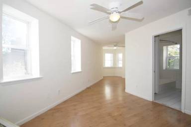 Main picture of 2435 Grays Ferry Ave