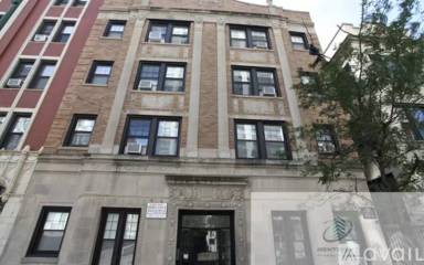 Main picture of 511 W Belmont Ave