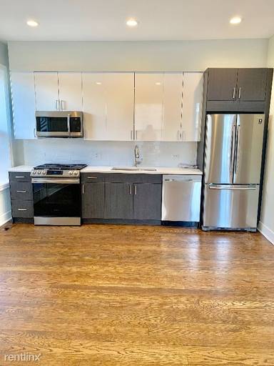 Main picture of 1472 W Summerdale Ave