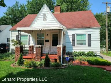Main picture of 1815 S Florence Ave