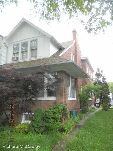 Main picture of 425 N Leh St