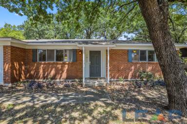 Main picture of 1917 Jacqueline Dr