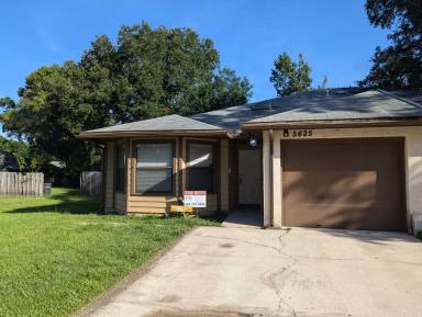 Main picture of 5625 Pinebay Cir N