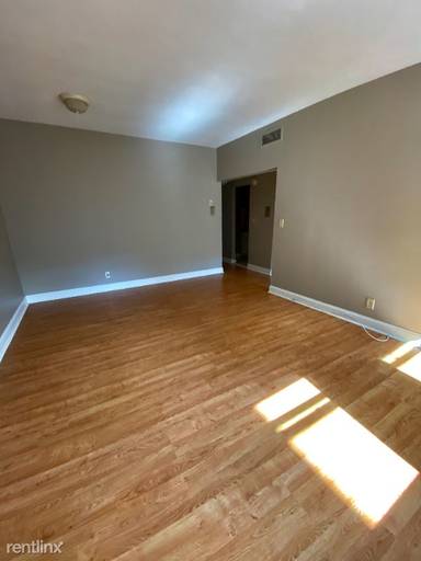 Main picture of 1862 Beacon St