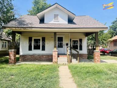 Main picture of 404 E 12th Ave