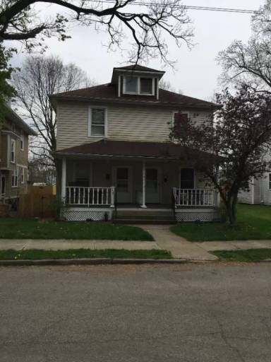Main picture of 261 W Lakeview Ave