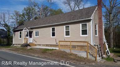 Main picture of 4 SW Main St