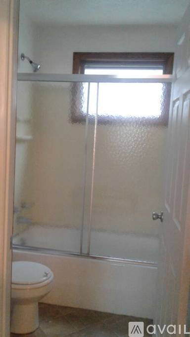 Main picture of 715 E 4th St